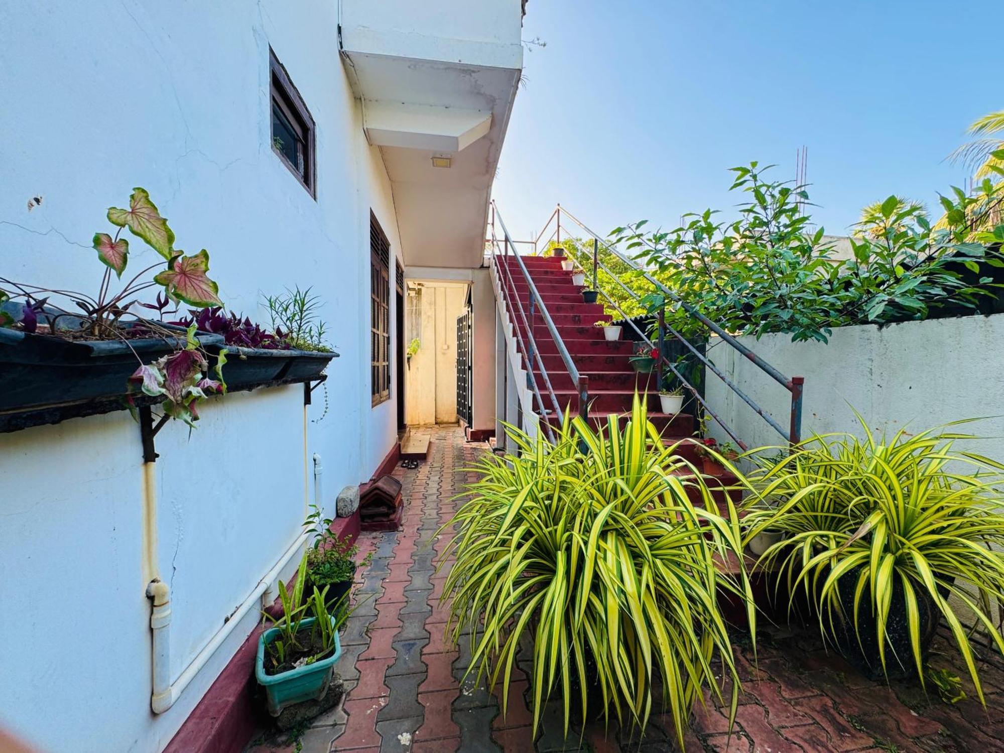 Aa Inn Trincomalee Exterior foto