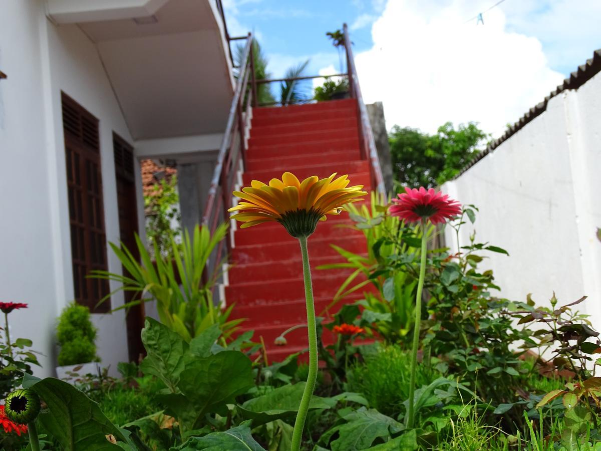 Aa Inn Trincomalee Exterior foto
